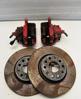 Volkswagen Golf V Brake discs and calipers set 