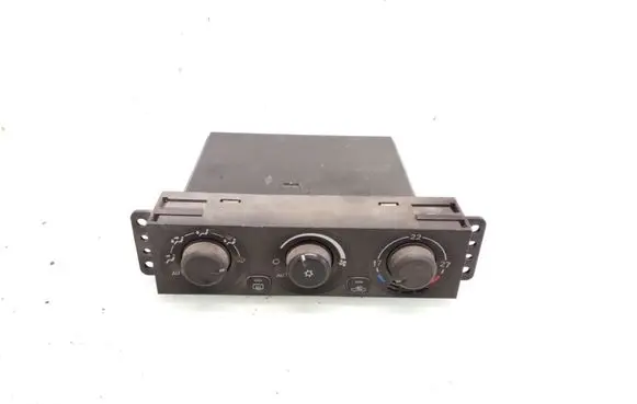 Mitsubishi Pajero Climate control unit MR500646
