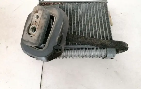 A/C cooling radiator (condenser)