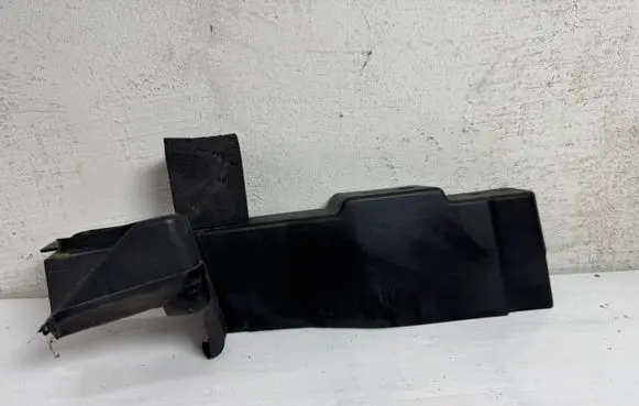Ford Kuga I Intercooler air guide/duct channel 8V41S02477
