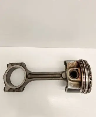 Renault Captur Piston with connecting rod 72L74 G8171