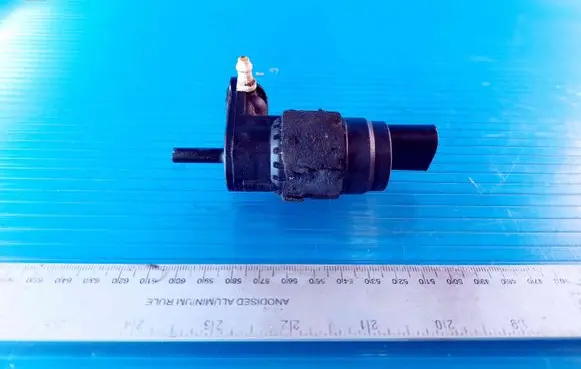 Audi A4 S4 B8 8K Windscreen/windshield washer pump 8K9955647