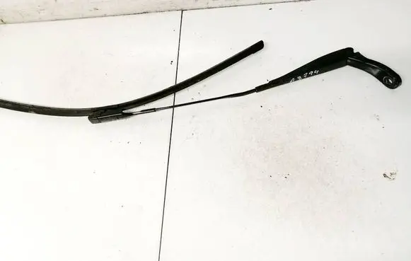 Opel Crossland X Front wiper blade arm 39079979