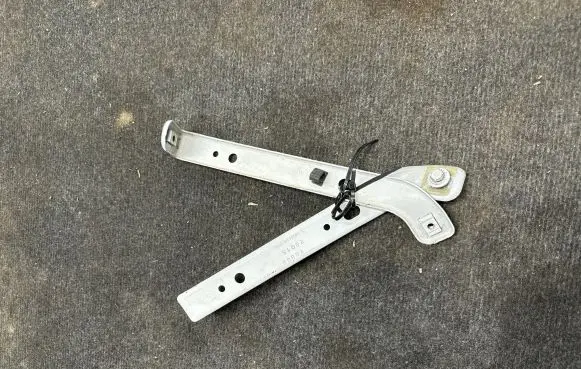 Ford Mustang VI Fender mounting bracket FR3B16C199BC FR3B16C198BC BBRDA