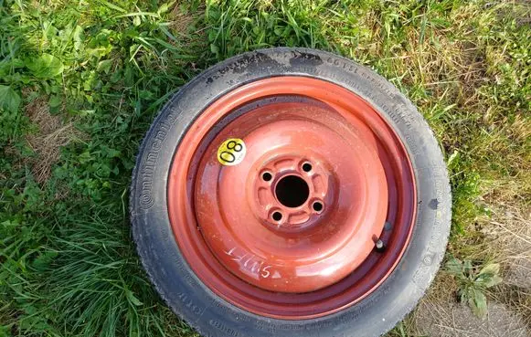 Suzuki Swift I R15 spare wheel 