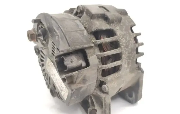 Renault Kangoo I Generator/alternator 8200537415 SG12B105 2543378A