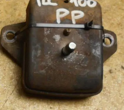 Toyota Land Cruiser (J100) Engine mount vacuum valve 