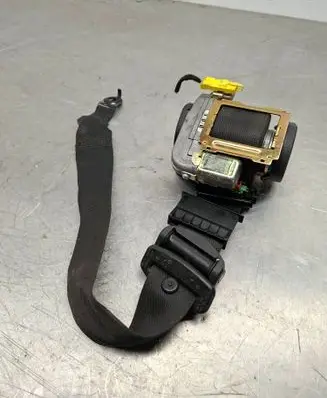 Mercedes-Benz E W211 Front seatbelt 561014701