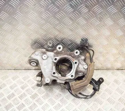 Rear wheel hub