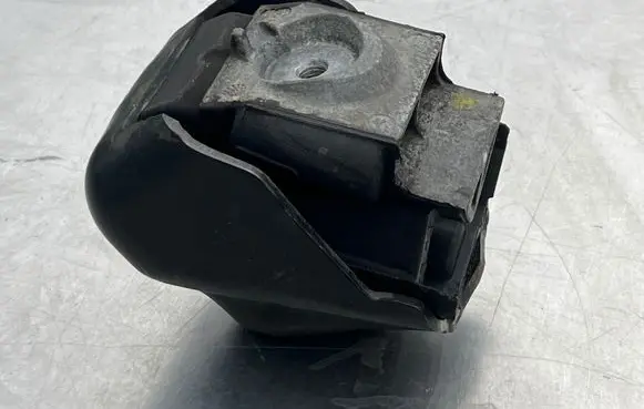 Mercedes-Benz Sprinter W906 Engine mount bracket A9062411713G A9062411613Y A9062411513W