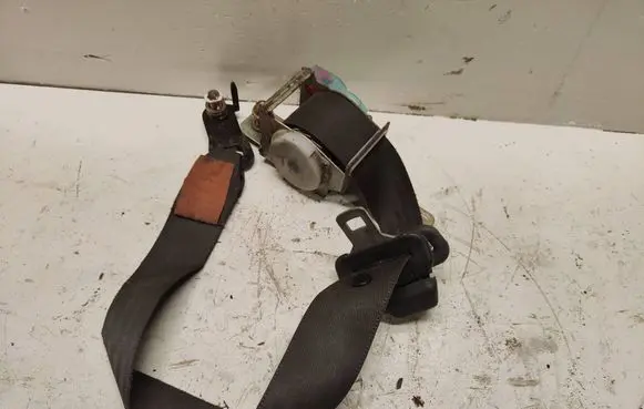 Subaru Impreza I Front seatbelt 0426036 226036 F89102T