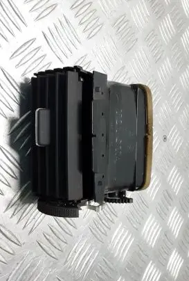 Toyota Avensis T250 Dash center air vent grill