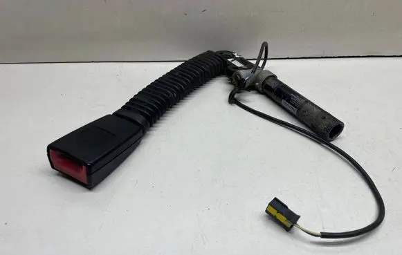 BMW 7 E65 E66 Front seatbelt buckle 561273502G