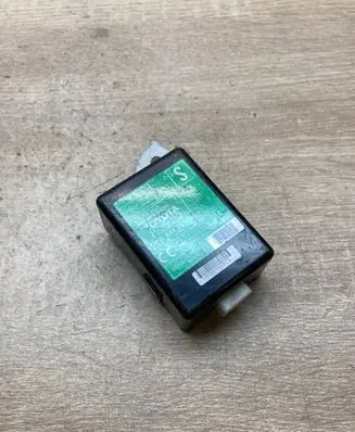Toyota RAV 4 (XA30) Door control unit/module 8974042020 61B239000