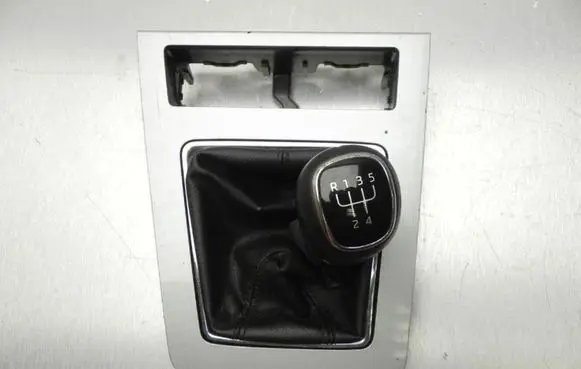 Skoda Octavia Mk3 (5E) Gear shifter/selector 5E2711113 I7606