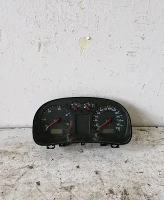 Volkswagen Golf IV Speedometer (instrument cluster) 1J0920805G 22340689 0263628003