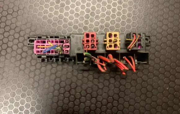Audi A6 S6 C5 4B Fuse box set 8L0941822A 896068500
