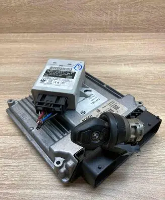 BMW X3 E83 Engine ECU kit and lock set 7801217 6941986 6964556