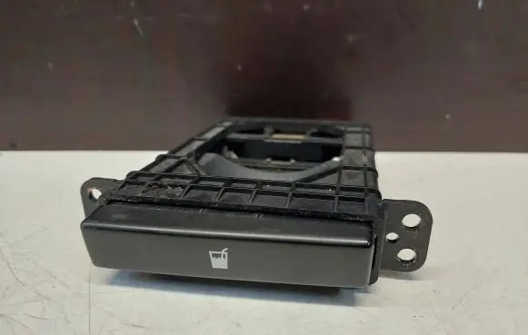 Toyota Avensis T250 Cup holder 