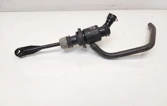 Nissan X-Trail T32 Clutch master cylinder 306104BA0A