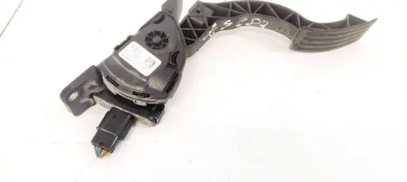 Ford Focus Accelerator throttle pedal 6PV01036880 6PV010368-80