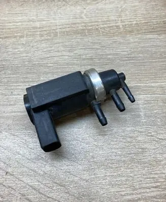 Audi A6 S6 C5 4B Turbo solenoid valve 059906627B 72290322