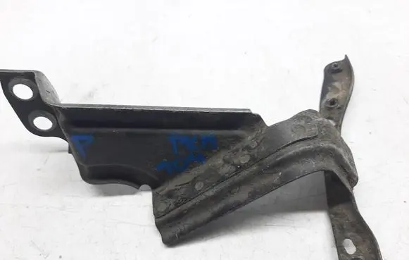 Audi A4 S4 B6 8E 8H Fender mounting bracket 8H0821135AA4B6