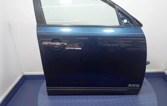 KIA Sorento Front door