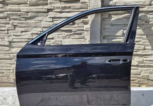 Skoda Superb B8 (3V) Front door 3V0831311