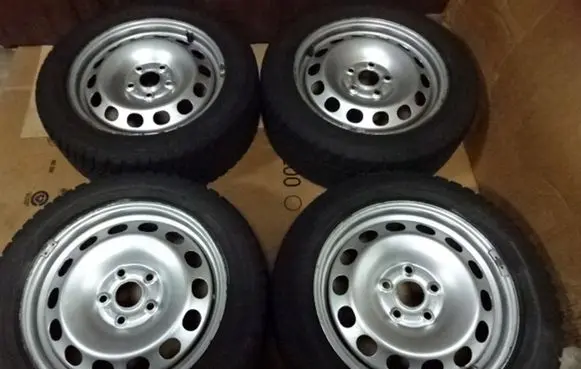 Volkswagen Golf V R16 steel rim 