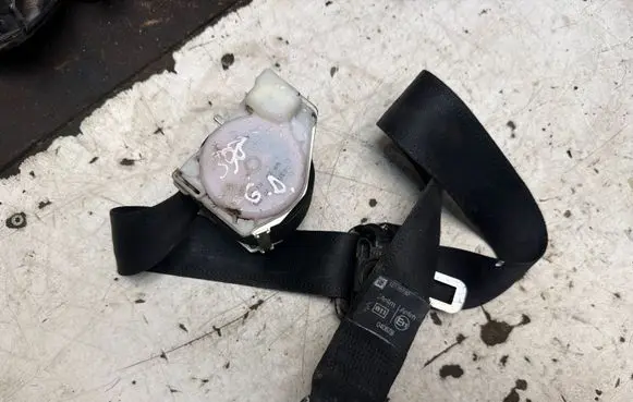 Opel Zafira A Rear seatbelt 13120732