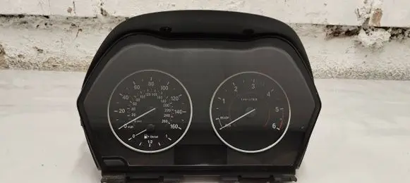 BMW 1 F20 F21 Speedometer (instrument cluster) 9371021