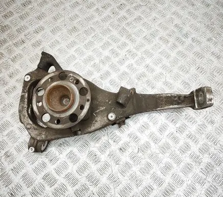 Mercedes-Benz C W205 Front wheel hub A2053325200 A2054600