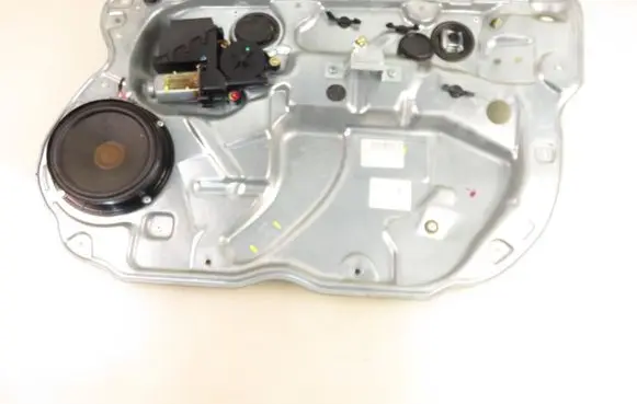 Volkswagen Polo IV 9N3 Front door window regulator with motor 6Q4837462G 6Q2959801A 6Q4837756