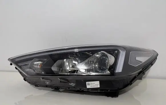 Hyundai Tucson TL Headlight/headlamp D792111A10