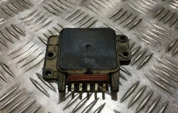 Opel Corsa B Ignition amplifier control unit 10165472a 10165472-a