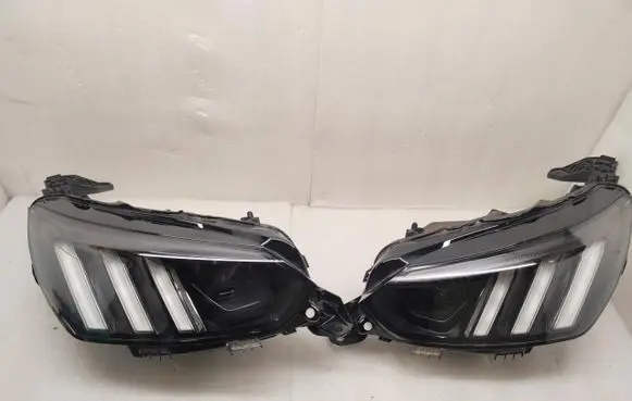 Peugeot 208 Headlight/headlamp