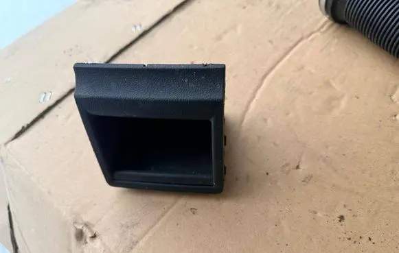 Audi A3 S3 8P Glove box central console 8P0863351D