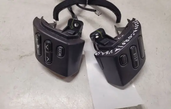 Toyota Corolla Verso AR10 Steering wheel buttons/switches 