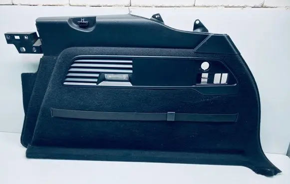 Volkswagen Touareg II Trunk/boot side trim panel 7P6867038H 7P6863820