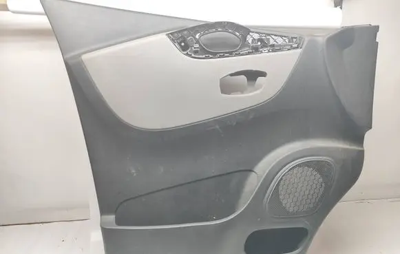 Renault Trafic III (X82) Front door card panel trim