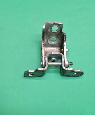 Renault Clio IV Rear door upper hinge 