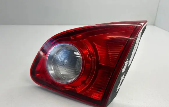 Nissan Qashqai Tailgate rear/tail lights 83071064