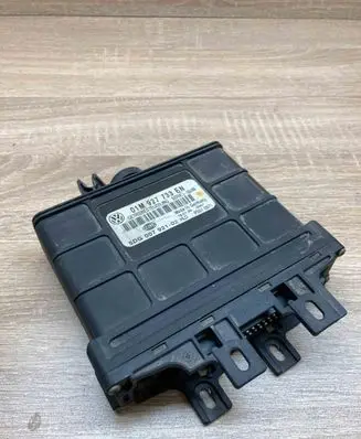 Volkswagen Golf III Engine control unit/module ECU 01M927733EN 5DG007921
