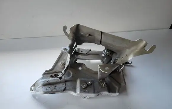 Honda CR-V Battery tray 