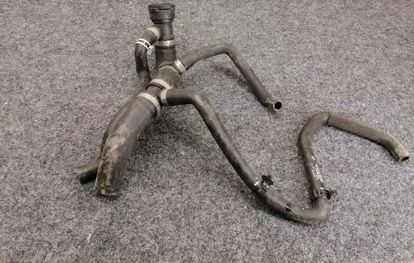 Volvo XC90 Engine coolant pipe/hose 31686003