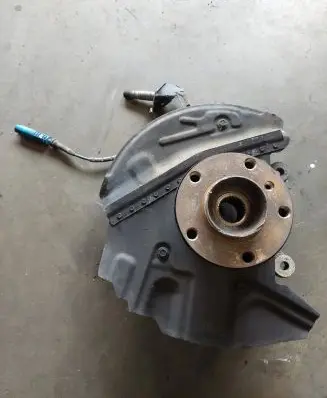 BMW X5 E53 Front wheel hub spindle knuckle