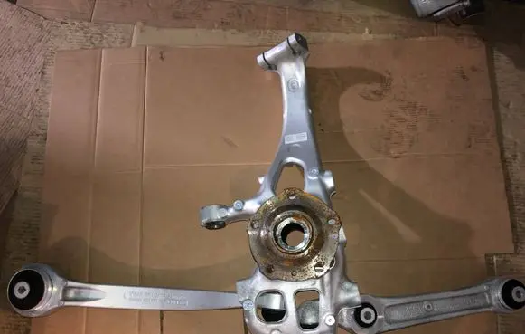 Porsche Macan (95C) Front wheel hub spindle knuckle 85H4075559D