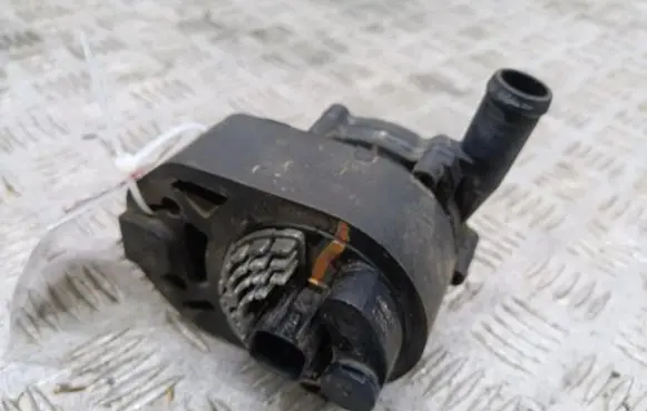 Tesla Model S Water pump