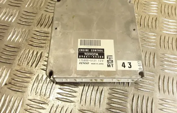 Toyota Avensis Verso Engine control unit/module 8966144300 1758005121
